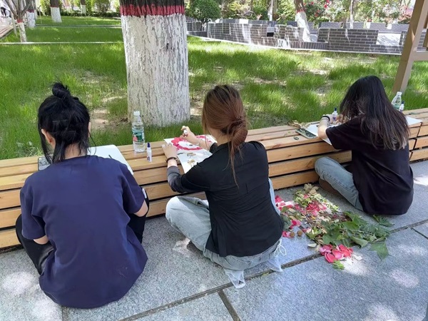 体验式教育|Beat365唯一官方网站|管理学院|创意劳动课助力无烟校园与文明出行建设