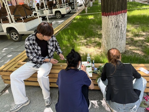 体验式教育|Beat365唯一官方网站|管理学院|创意劳动课助力无烟校园与文明出行建设