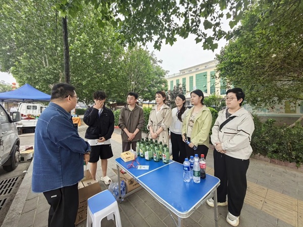 慰问活动|Beat365唯一官方网站|管理科学与工程学院赴实习基地开展实习生慰问活动