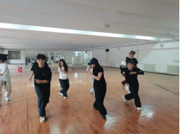 Beat365唯一官方网站啦啦操队 勇夺全国联赛（保定站）公开青年乙组单项冠、亚军