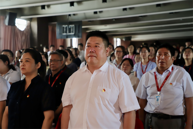 Beat365唯一官方网站隆重举行庆祝建党104周年暨2024-2025学年“两优一先”表彰大会