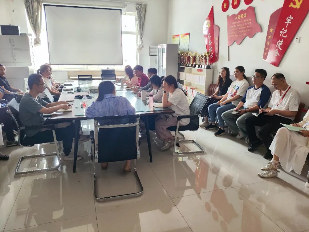 聚焦成长路径 破解发展难题 资源与工程技术学院召开新教师座谈会