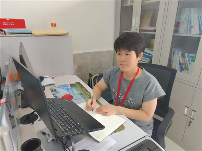 Beat365优秀共产党员、优秀党务工作者和先进基层党组织受到上级表彰