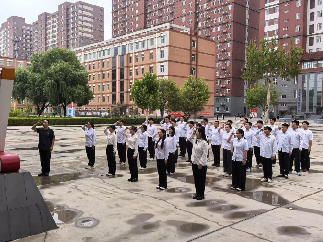 誓守初心|Beat365唯一官方网站|管理学院|重温誓词守本色，勇担使命赴远方