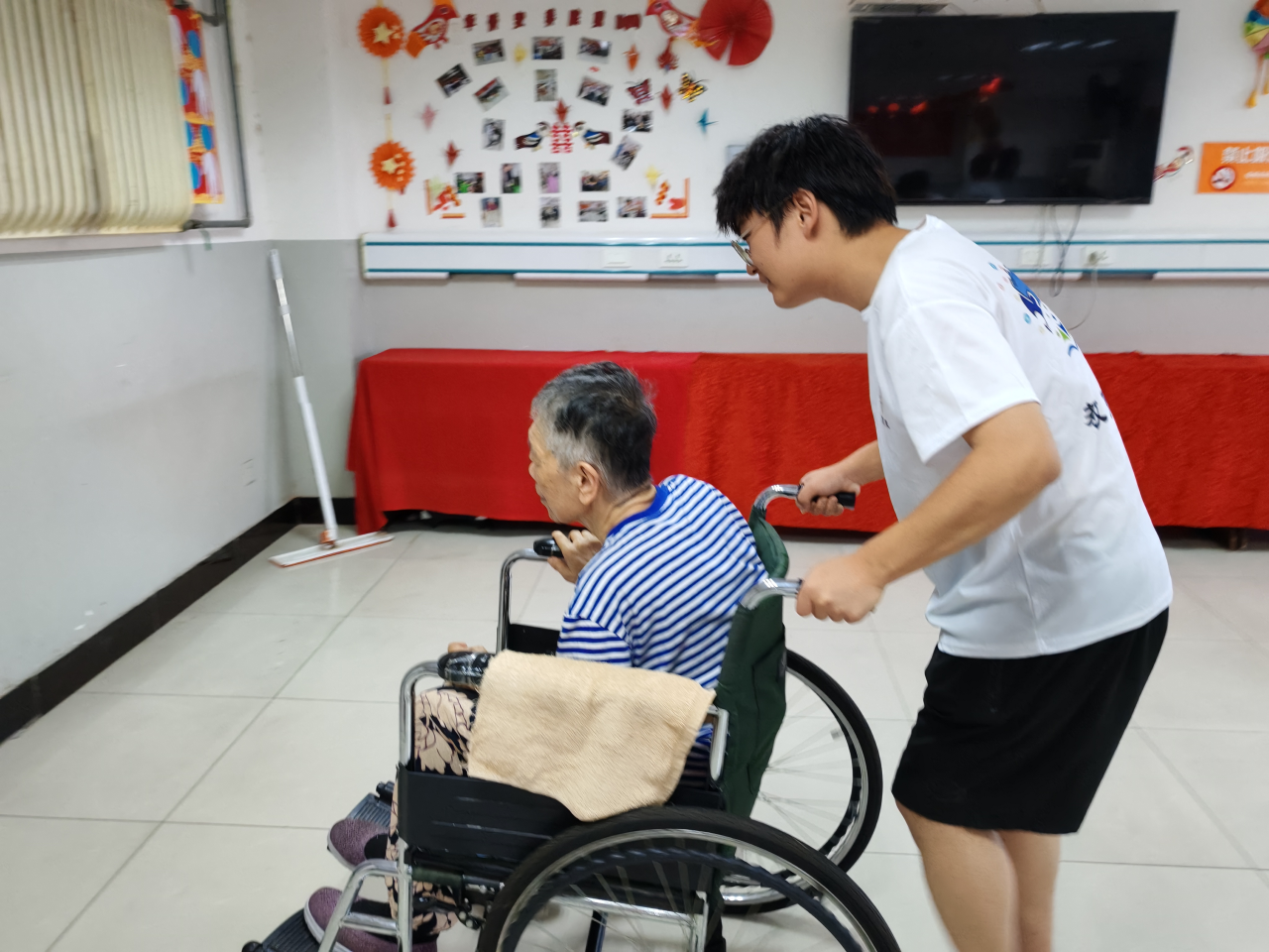 暑期社会活动实践（四）：青春暖夕阳，实践绽芳华