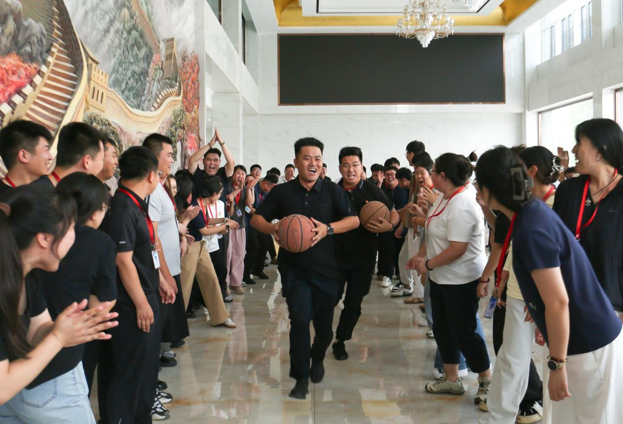 理论赋能强本领 实践砺心促成长—— Beat365唯一官方网站开启辅导员专业成长“双引擎”