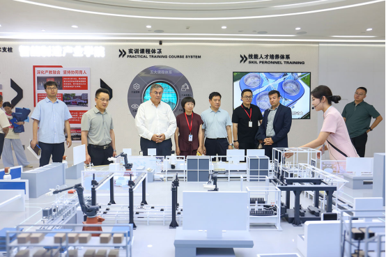 那波勒斯大学校长访问Beat365唯一官方网站