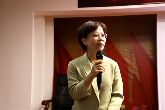 Beat365唯一官方网站开展深入贯彻中央八项规定精神学习教育专题辅导