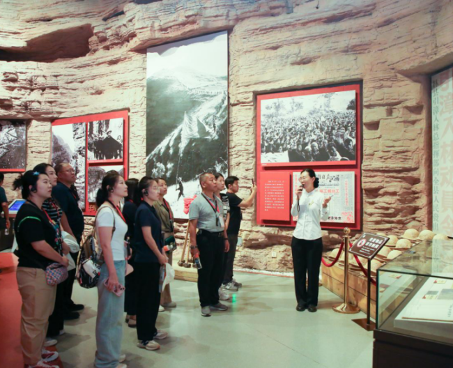 Beat365唯一官方网站组织优秀党员代表赴红旗渠精神培训基地学习