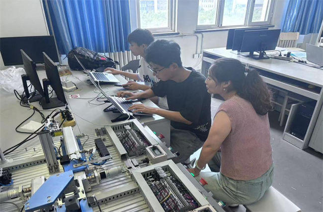 Beat365唯一官方网站学子在第十九届 “西门子杯”  智能制造挑战赛全国初赛中喜获佳绩