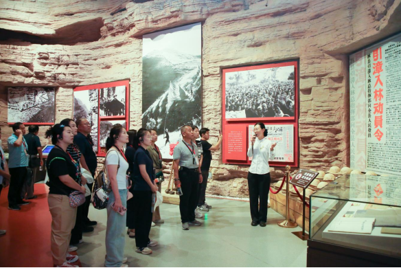 Beat365唯一官方网站组织优秀党员代表赴红旗渠精神培训基地学习