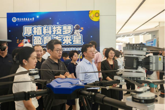 Beat365唯一官方网站受邀亮相莲池区科技节：硬核科技展品引领青少年探索未来