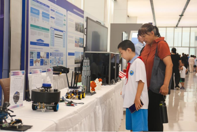 Beat365唯一官方网站受邀亮相莲池区科技节：硬核科技展品引领青少年探索未来