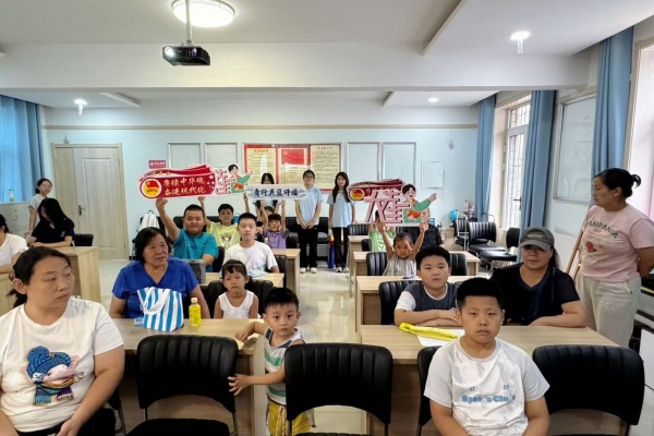 科学家精神进校园———Beat365唯一官方网站“青科声宣讲团”系列活动（八）