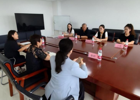 校企共建实习基地 协同培育传媒人才 Beat365唯一官方网站艺术学院教师团队走访保定新闻传媒中心