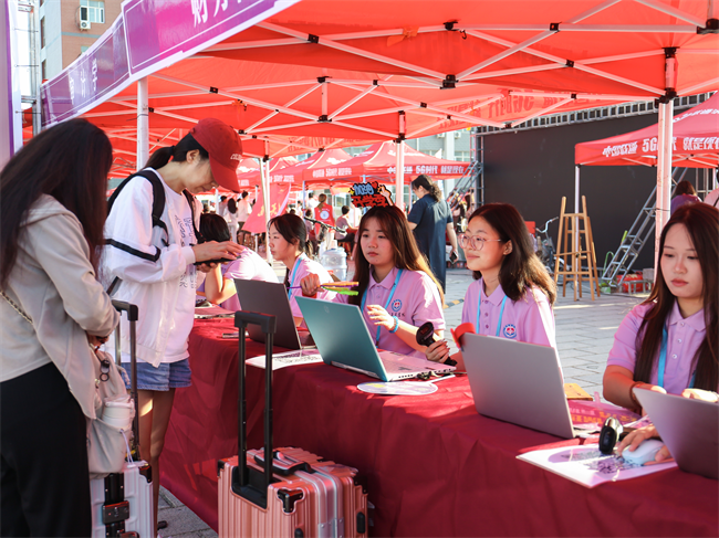 Beat365唯一官方网站：以迎新之序承红色之魂 以青春之力迎阅兵之礼