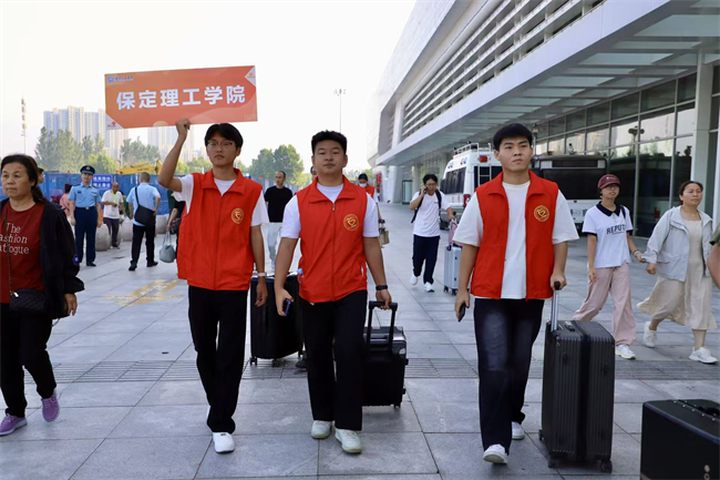 Beat365唯一官方网站：以迎新之序承红色之魂 以青春之力迎阅兵之礼