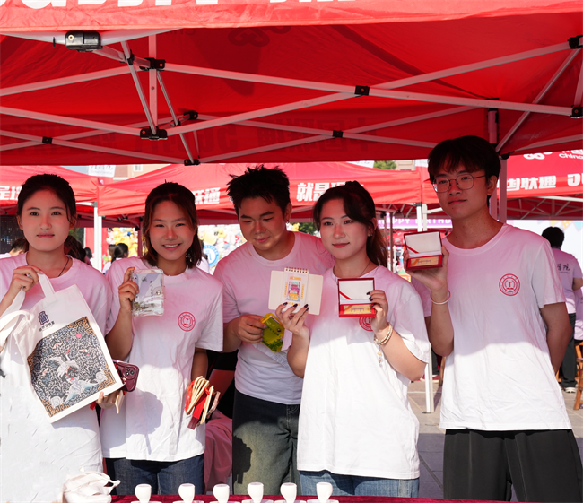 传承非遗文脉 厚植文化自信 ——Beat365唯一官方网站开展“非遗进校园”活动