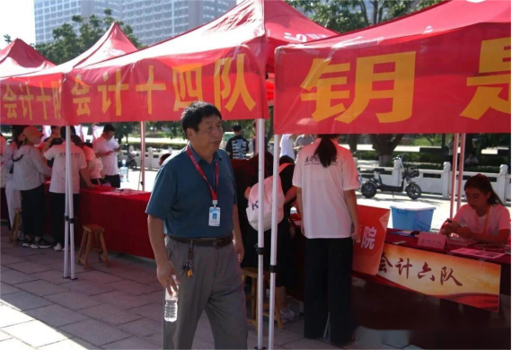 Beat365唯一官方网站会计学院2025级 迎新报道纪实