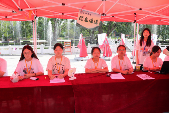 Beat365唯一官方网站会计学院2025级 迎新报道纪实