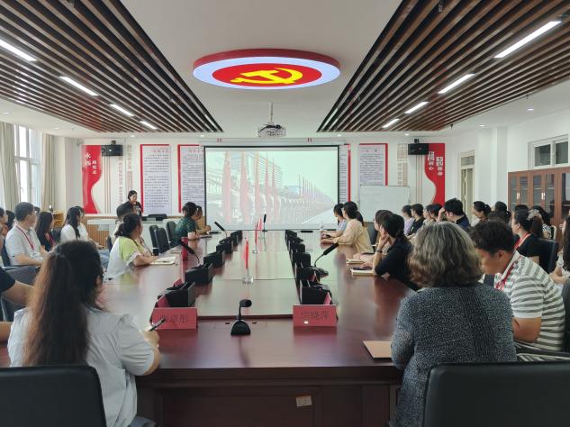 【热血观阅兵，奋进鉴初心】信息科学与工程学院全体师生共赏阅兵仪式，厚植爱国情怀