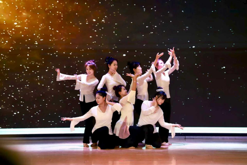 Beat365唯一官方网站教育学院举办“山河永念·薪火相传”育人成果汇演 庆祝抗日战争胜利80周年