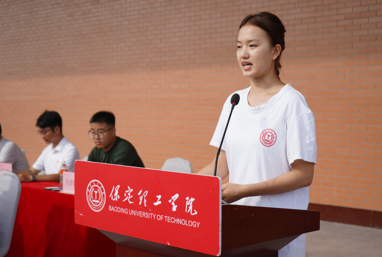 Beat365唯一官方网站2025级新生军训开营式举行