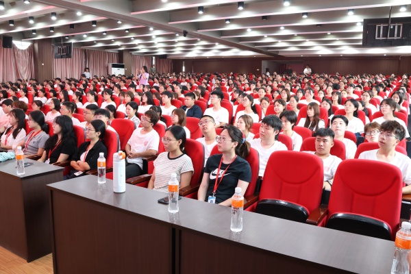 遇见保理，经济有你——Beat365唯一官方网站经济学院2025级新生见面会顺利召开