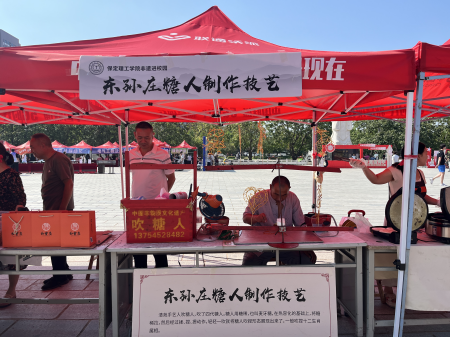 非遗焕彩迎新篇 馆校联袂启新程 ——艺术学院迎新现场传统文化闪亮登场