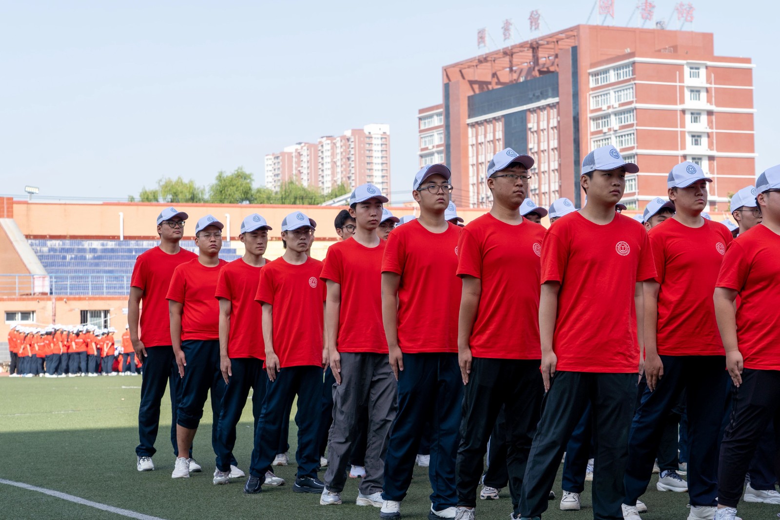 挥汗砥砺意志 呐喊激扬青春——我院军训顺利进行中