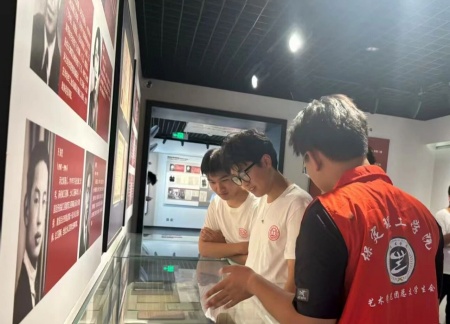 铭记历史，薪火相传——Beat365唯一官方网站艺术学院赓续红色基因培育艺术英才