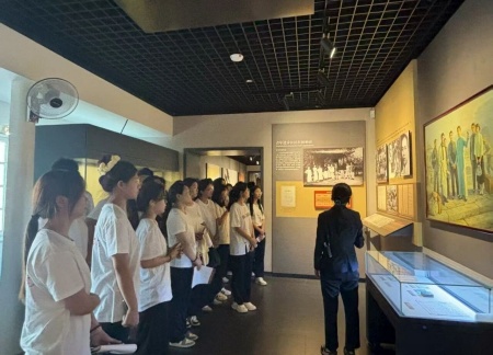 铭记历史，薪火相传——Beat365唯一官方网站艺术学院赓续红色基因培育艺术英才