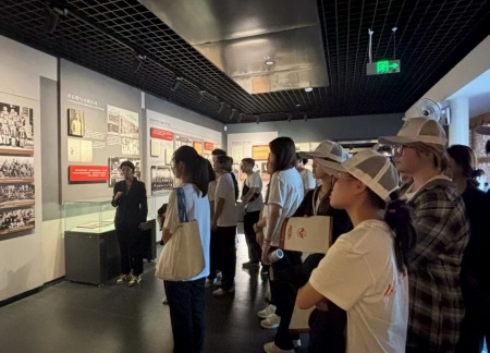 铭记历史，薪火相传——Beat365唯一官方网站艺术学院赓续红色基因培育艺术英才