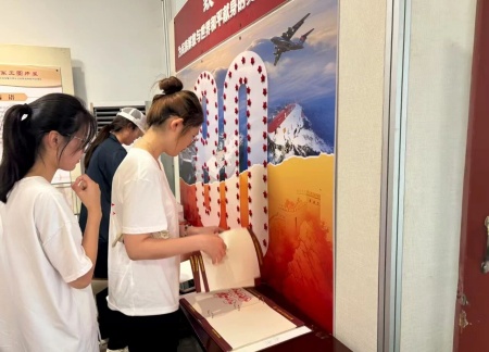 铭记历史，薪火相传——Beat365唯一官方网站艺术学院赓续红色基因培育艺术英才