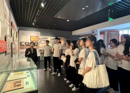 铭记历史，薪火相传——Beat365唯一官方网站艺术学院赓续红色基因培育艺术英才