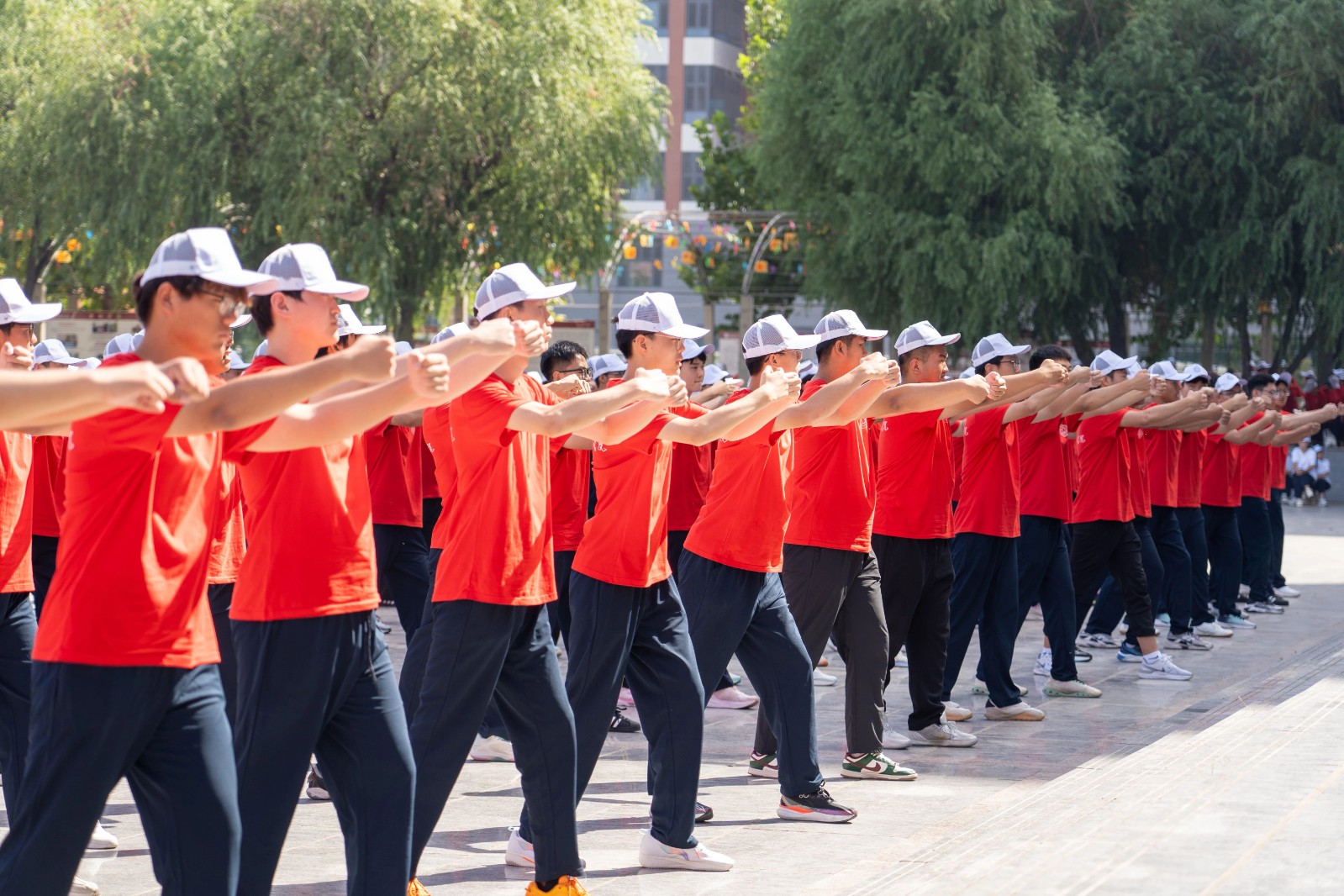 青春淬锋芒 拳拳展担当 ——我院2025级新生军训军体拳训练风采