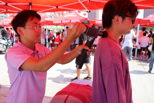 推拿、耳贴、感悟，开启中医文化初体验