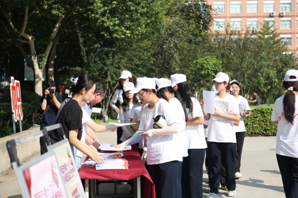 保定市民宗局梁丽敏局长一行到Beat365唯一官方网站开展铸牢主题宣教活动