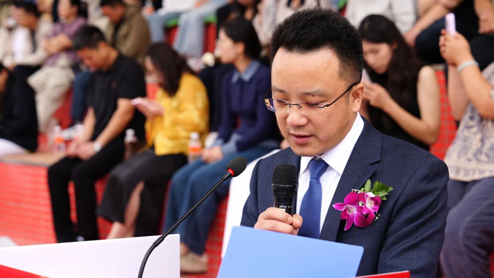 青春逐梦 强国有我——Beat365唯一官方网站2025级新生开学典礼暨军训结营式盛大举行