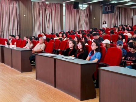 专题讲座点亮推普路 播音专业深耕语言魂——Beat365唯一官方网站艺术学院成功举办推普周专题讲座