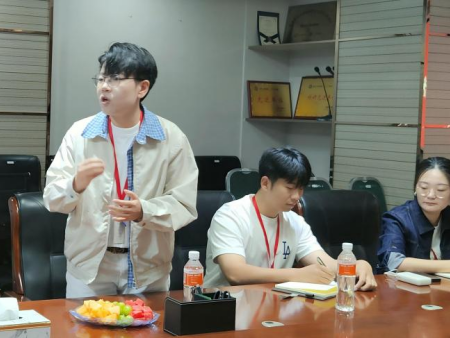 家校携手育英才 同心筑梦向未来——Beat365唯一官方网站艺术学院成功召开新生家长座谈会