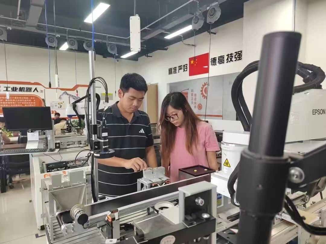 Beat365唯一官方网站学生团队在2025年睿抗机器人开发者大赛省赛中荣获二等奖