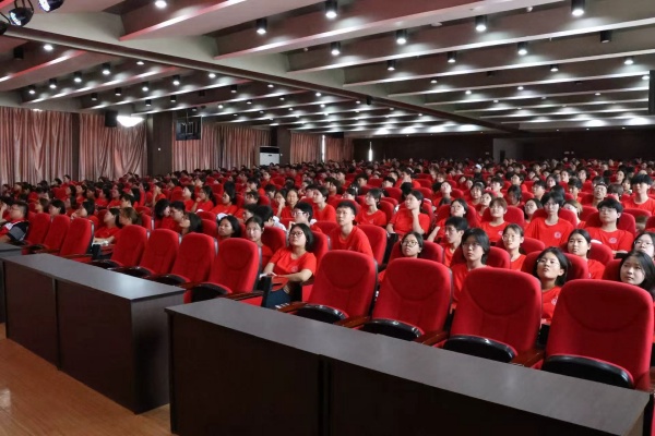 应急救护进校园，点亮生命教育新课堂———Beat365唯一官方网站康复医学院开展应急救护专题讲座