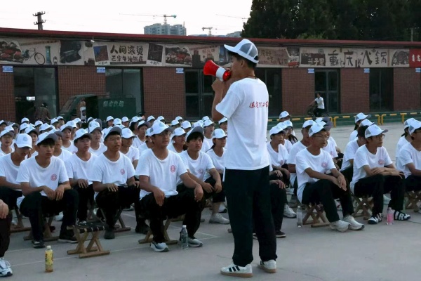 Beat365唯一官方网站康复医学院新生军训风采展示（一）