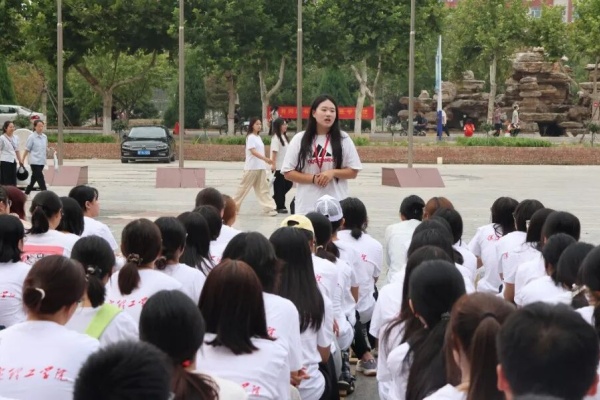 初识校园，共话成长——2025级新生第一次学生大会圆满结束