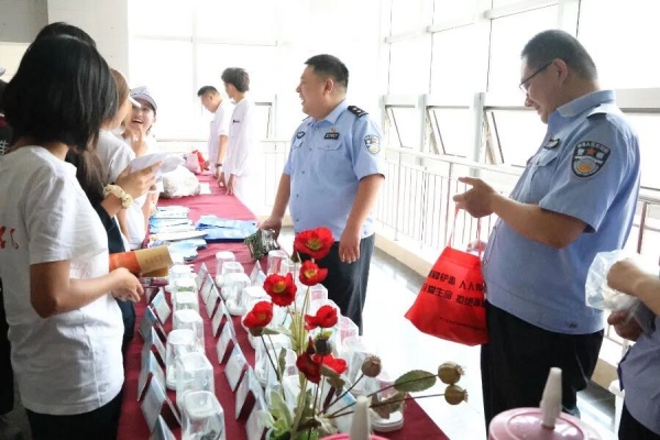 科学护航青春，健康点亮未来——多部门联合科普进校园暨2025年全国科普月莲池区主场活动暨莲池高校·科普启航启动仪式