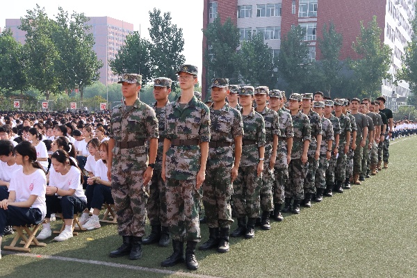 殷殷寄语，助梦远航——康复医学院军训教官访谈