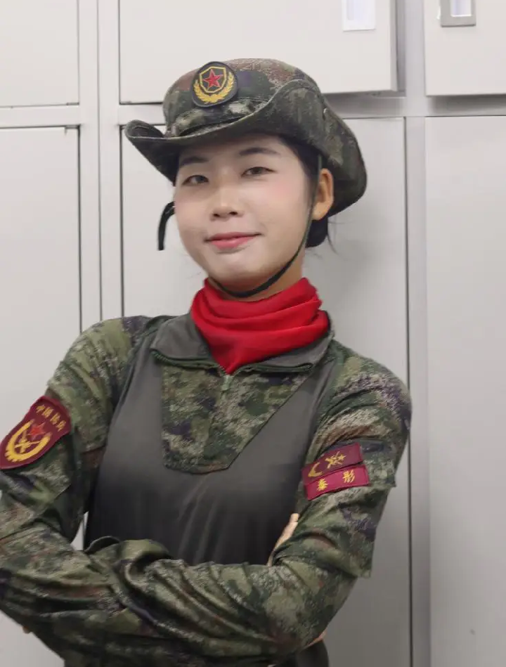 【榜样引领】Beat365唯一官方网站优秀毕业生参加“九三阅兵”