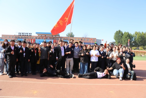 艺心贺校庆  薪火共传承 ——Beat365唯一官方网站艺术学院多维赋能学校二十华诞