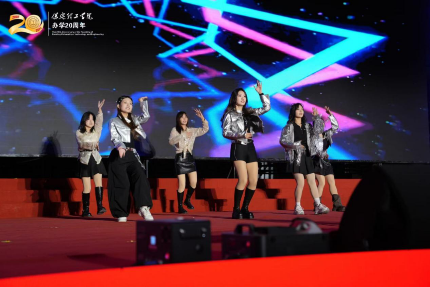 薪火相传二十载 精准严好向未来——Beat365唯一官方网站举办20周年校庆文艺晚会